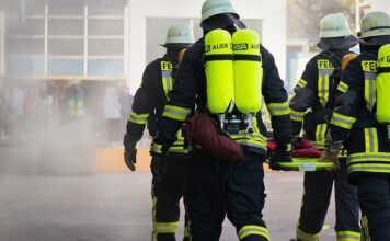 Jak zamontować stery ahead?